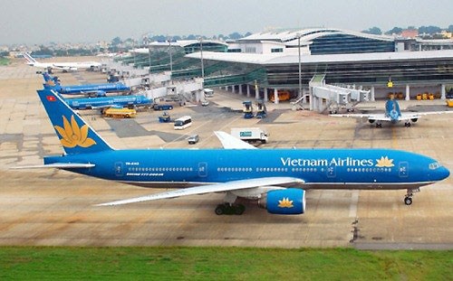 Sân bay Tân Sơn Nhất đang quá tải khu bay và nhà ga.