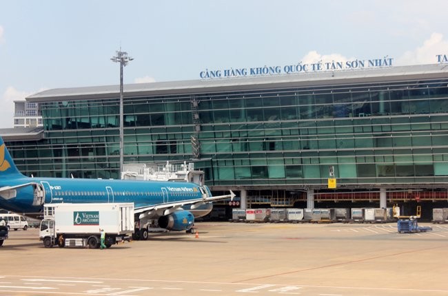 Chim, chó 'uy hiếp' sân bay Tân Sơn Nhất
