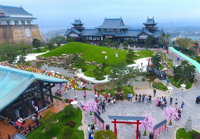 Cuối tuần vừa qua, du khách nô nức rủ nhau tới Lễ hội Mặt trời mọc để đắm chìm trong không gian văn hóa xứ Phù Tang lần đầu tiên được tổ chức tại Quảng Ninh.