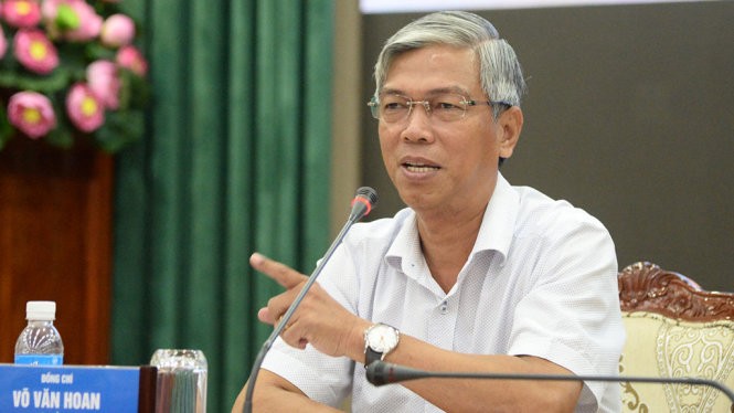 Ông Võ Văn Hoan, chánh Văn phòng UBND TP.HCM, trả lời báo chí.