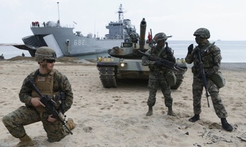  Lính Mỹ và Hàn Quốc trong một cuộc tập trận chung. Ảnh: Reuters.