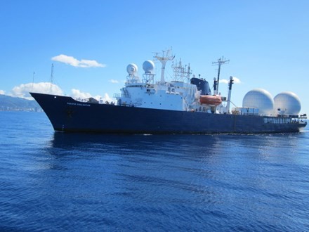 Tàu tuần tra tên lửa MV Pacific Collector của Hải quân Mỹ