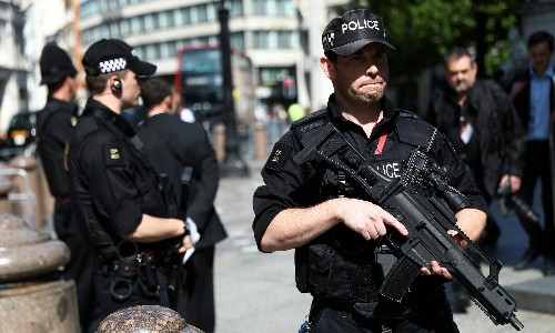 Cảnh sát Anh tại London. Ảnh: Reuters