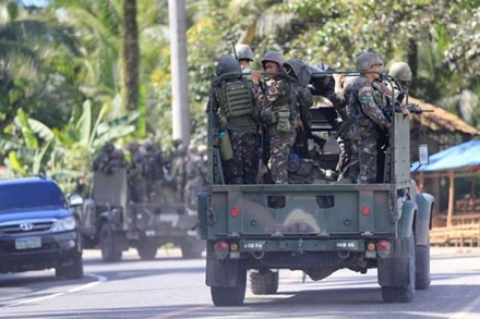 Quân đội chính phủ Philippines đang giao tranh dữ dội với phe nổi dậy tại thành phố Marawi, thuộc nhóm đảo Mindanao. Ảnh: Reuters