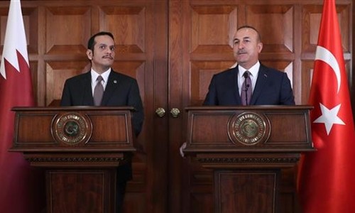  Ngoại trưởng Qatar và Thổ Nhĩ Kỳ họp báo chung ở Ankara ngày 14/7. Ảnh: Press TV.