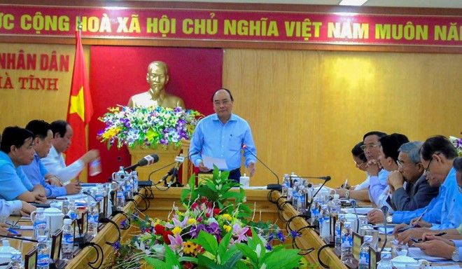  Thủ tướng có cuộc họp với lãnh đạo Hà Tĩnh và FHS. Ảnh: Phạm Trường.
