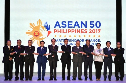  Các ngoại trưởng ASEAN tại phiên khai mạc hội nghị. Ảnh: Reuters.