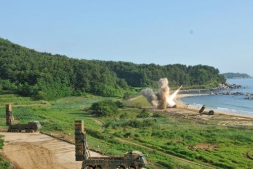 Một cuộc tập trận bắn đạn thật của Mỹ và Hàn Quốc. Ảnh minh họa: Reuters.