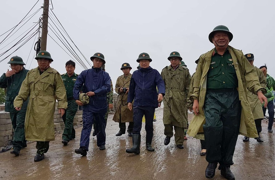 Phó Thủ tướng thị sát, đôn đốc ứng phó bão tại Bạc Liêu