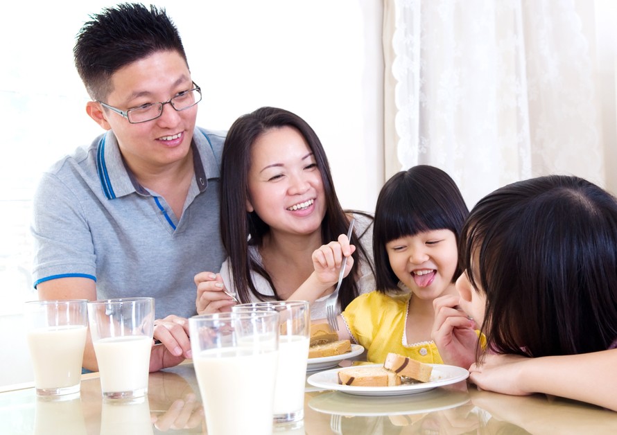 Bắt đầu ngày mới với bữa sáng có sữa tươi để duy trì sự năng động các thành viên trong gia đình
