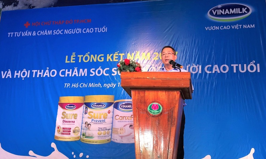 Ông Nguyễn Ngọc Thành - Giám đốc kinh doanh HCM của Vinamilk phát biểu tại hội thảo