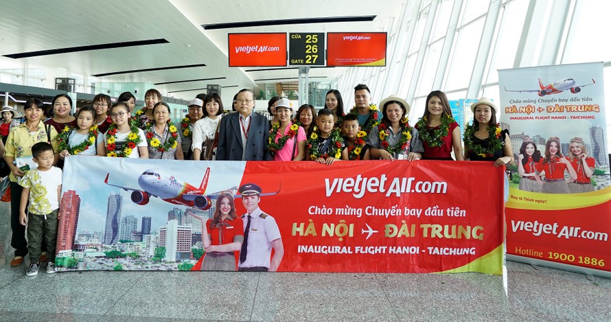 Vietjet chào mừng chuyến bay đầu tiên Hà Nội – Đài Trung (Đài Loan)