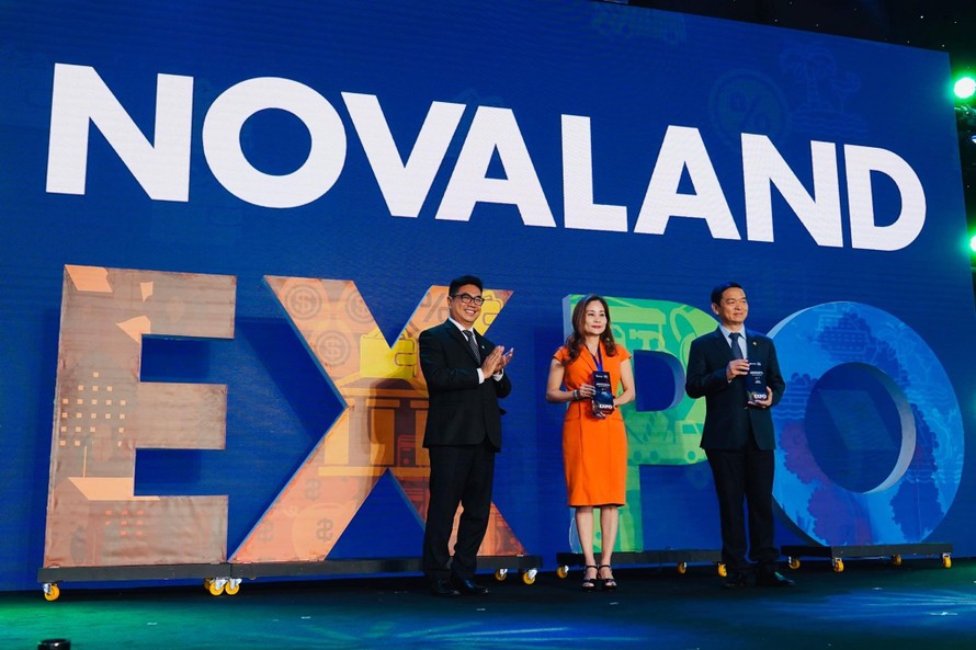 Đại diện Tập đoàn Novaland tri ân các đối tác chiến lược đồng hành cùng Novaland Expo tháng 12/2019