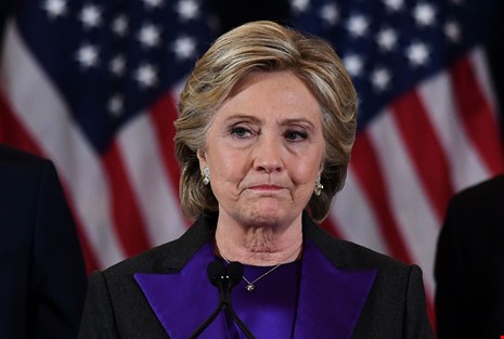 Bà Clinton là ứng viên tổng thống đầu tiên của Mỹ nói lời xin lỗi khi thua cuộc. Ảnh: GETTY IMAGES