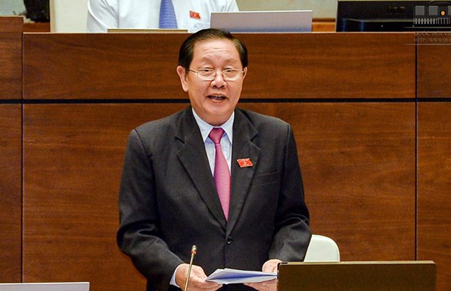 Bộ trưởng Nội vụ Lê Vĩnh Tân bắt đầu phiên trả lời chất vấn.