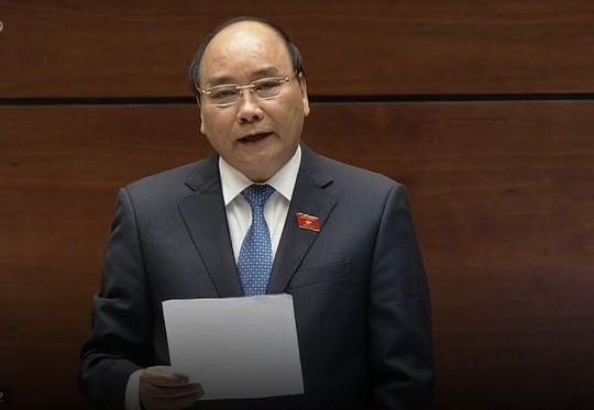 Thủ tướng Nguyễn Xuân Phúc trả lời chất vấn của đại biểu Quốc hội sáng 17/11.