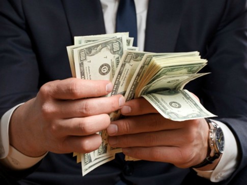 Đàn ông giàu ở Mỹ có thể sống thọ hơn đàn ông nghèo đến gần 10 năm - Ảnh: Shutterstock