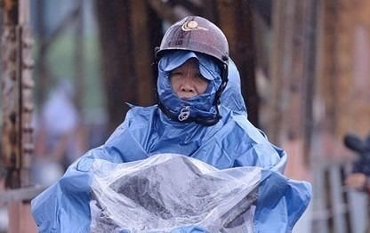 Nhiệt độ miền Bắc sắp giảm hơn 10 độ C, Hà Nội đón mưa