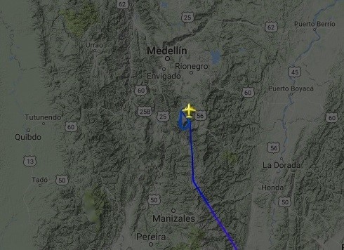 Vị trí máy bay rơi. Sân bay quốc tế ở Medellin, Colombia, đã xác nhận chiếc máy bay khởi hành từ Bolivia thuộc hãng hàng không LAMIA Airlines mang số hiệu RJ85. Ảnh: FlightRadar24.