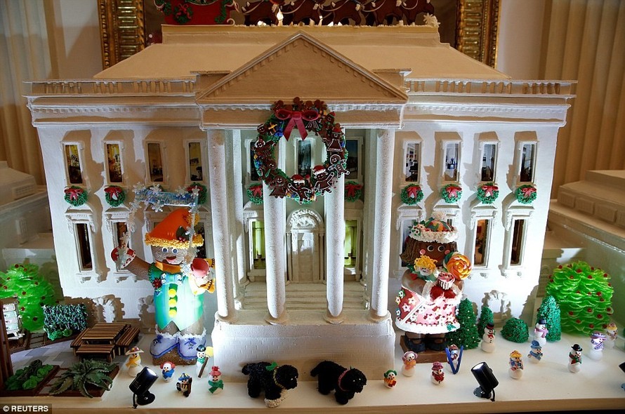 Nhà Trắng rộn ràng Giáng sinh cuối cùng của gia đình Obama