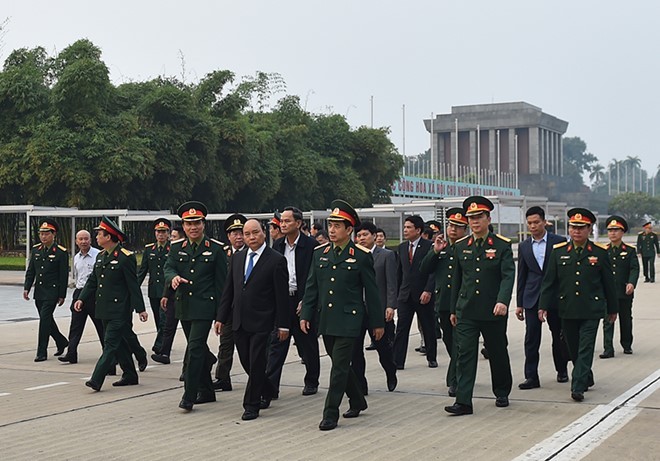 Thủ tướng Nguyễn Xuân Phúc đi kiểm tra công tác tu bổ định kỳ Lăng Chủ tịch Hồ Chí Minh.