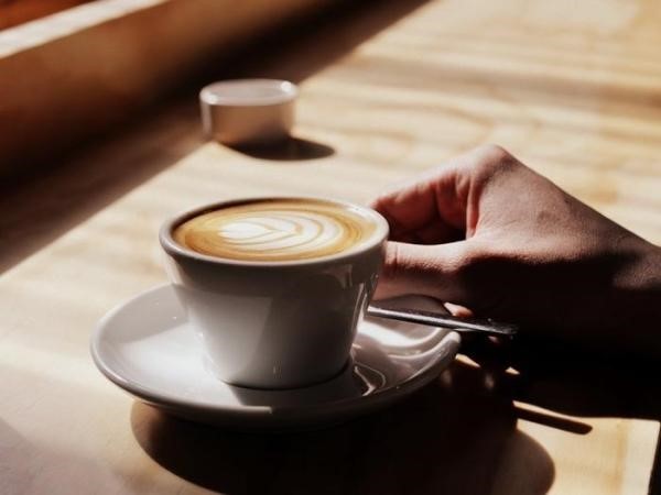 Lạm dụng cà phê có thể làm vòng một suy giảm nghiêm trọng.