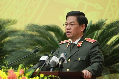 Thiếu tướng Đoàn Duy Khương, Giám đốc Công an Hà Nội trả lời chất vấn của các đại biểu.
