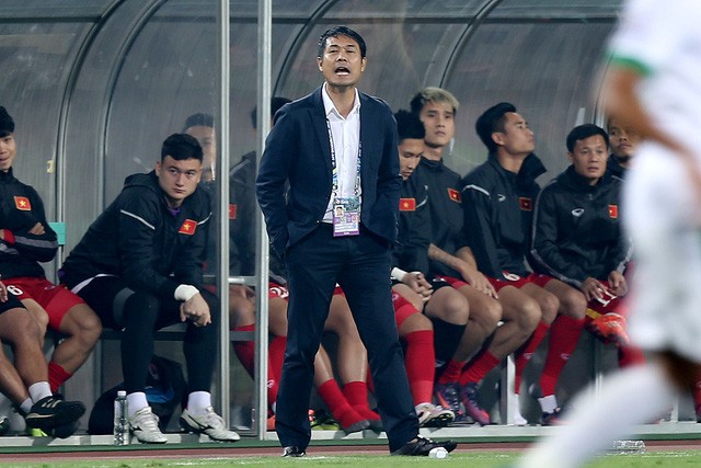 HLV Hữu Thắng không trách học trò sau khi bị loại ở AFF Cup 2016