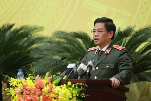 Thiếu tướng Đoàn Duy Khương, Giám đốc Công an Hà Nội trả lời chất vấn các đại biểu. 