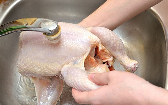 Vi khuẩn trong thịt gà có thể kháng lại thuốc kháng sinh