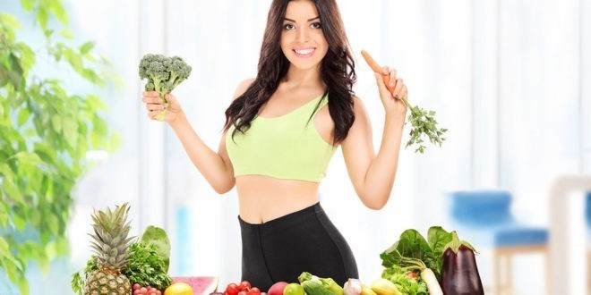 Nhiều phụ nữ tin rằng, ăn nhiều rau, củ, quả sẽ trẻ lâu. Nhưng bác sĩ dinh dưỡng khẳng định, ăn nhiều rau củ quả sẽ đẹp da, nhưng trên nền tảng cơ thể phải đủ chất dinh dưỡng cần thiết.