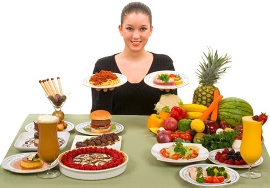Chế độ ăn uống hợp lý sẽ giúp bạn trẻ lâu. 