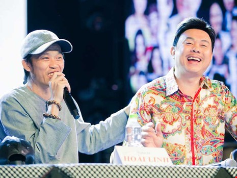 Chí Tài và Hoài Linh trong buổi giới thiệu show Những chuyện tình nghiệt ngã.