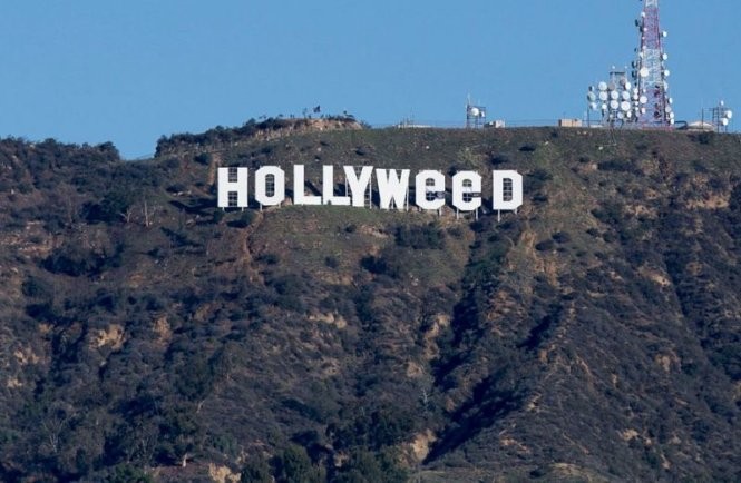 Biểu tượng Hollywood bị chỉnh sửa thành Hollyweed