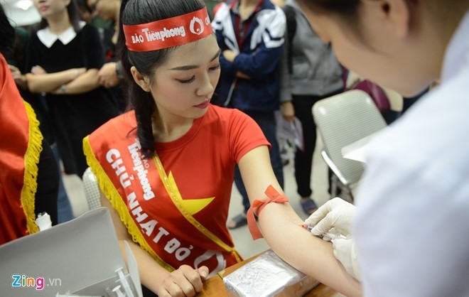 Chủ nhật Đỏ là ngày hội hiến máu thu hút nhiều người tham gia. 