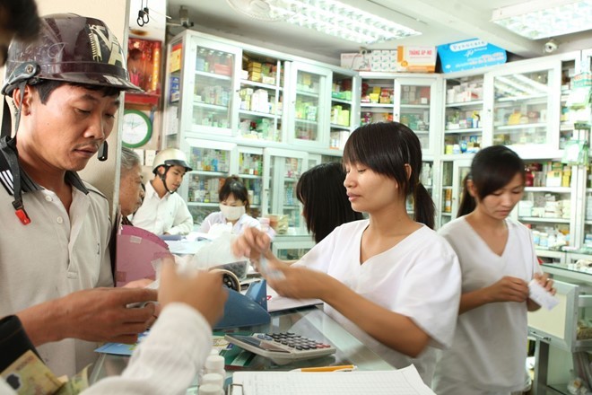 Nhiều nhà thuốc ở TP.HCM bị xử phạt vì bán thuốc quá hạn sử dụng. 