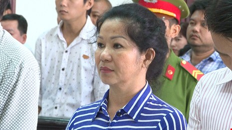 Đại gia phố núi Kom Tum Nguyễn Thị Tuyết Nghĩa thoát án chung thân và chỉ nhận 10 năm tù. 