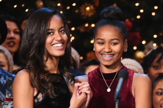 Malia và Sasha, con gái của ông Obama và bà Michelle. Ảnh: ABC News