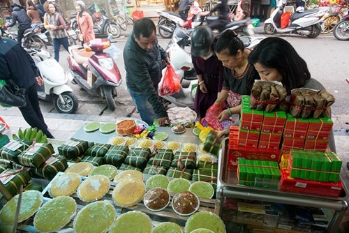 Sắm Tết ở 'chợ nhà giàu' giữa phố cổ Hà Nội
