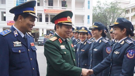 Đại tướng Ngô Xuân Lịch tới thăm, chúc Tết tại Bộ Tư lệnh CSB, sáng 21/1. 