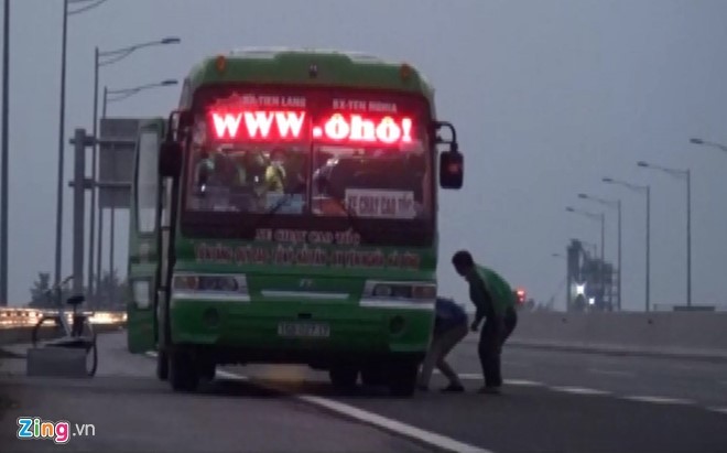 Việc dừng đỗ, đón trả khách trên đường cao tốc Hà Nội - Hải Phòng bị nghiêm cấm.