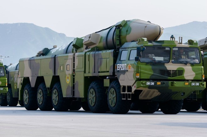 Tên lửa đạn đạo chống hạm DF-21D của Trung Quốc có thể khiến tàu sân bay của Mỹ trở nên lỗi thời. Ảnh: Sino Defence