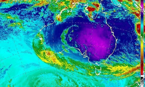 Nắng nóng tấn công Australia trên diện rộng. Vùng màu tím là nơi có mức nhiệt từ 40 độ C trở lên. Ảnh: Cục Khí tượng Australia.