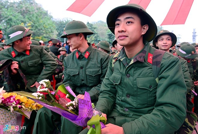 Sau khi học xong trường Cao đẳng Nghề Hà Nội, Nguyễn Quang Hòa (22 tuổi, ở phường Nam Đồng) lên đường nhập ngũ năm 2016.