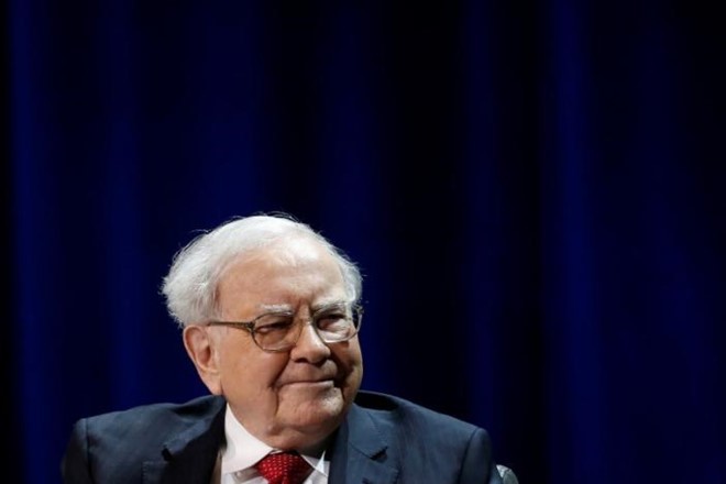 Nhà đầu tư thiên tài kiêm tỷ phú Warren Buffett trong cuộc nói chuyện tại Đại học Columbia ở thành phố New York hôm 27/1. Ảnh: Reuters.