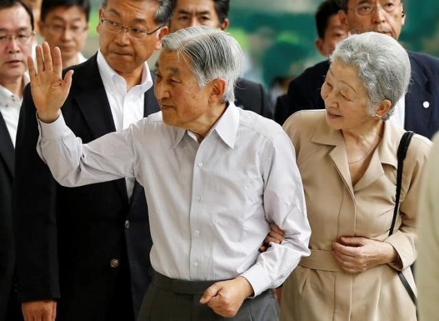 Nhật hoàng Akihito và Hoàng hậu Michiko. Ảnh: Reuters.