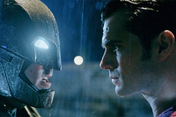 Bom tấn Batman v Superman: Dawn of Justice phải nhận bốn giải Mâm xôi vàng năm nay. Ảnh: Warner Bros.