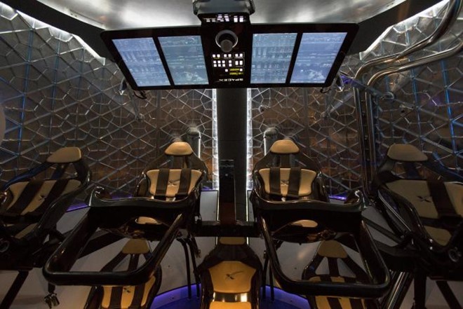 Thiết kế một khoang tàu vũ trụ từng được SpaceX tiết lộ. Ảnh: Reuters.