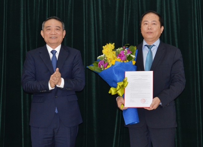 Bộ trưởng Trương Quang Nghĩa trao quyết định bổ nhiệm chức Chủ tịch Hội đồng thành viên cho ông Vũ Anh Minh.