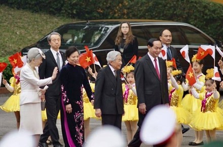 Chủ tịch nước Trần Đại Quang chủ trì lễ đón chính thức Nhà vua Nhật Bản Akihito và Hoàng hậu